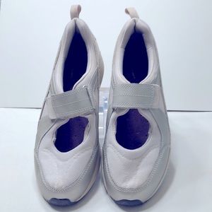 Easy Spirit Anti-Gravity Esgetnice Silver Mary Jane size 10 EUC silver